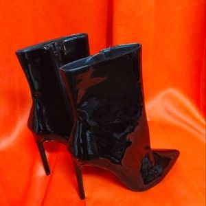 Steve Madden " Wagner" Heels